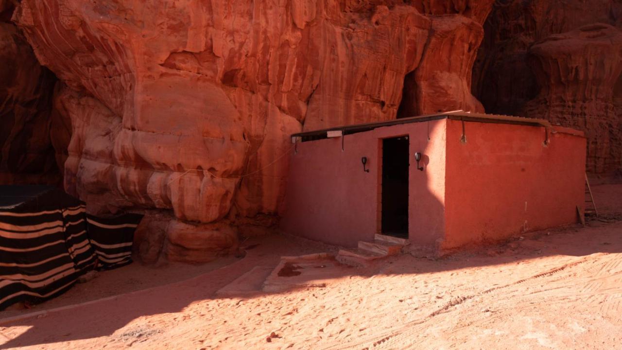 Wadi Rum Meteorite Camp Bed & Breakfast Exterior photo