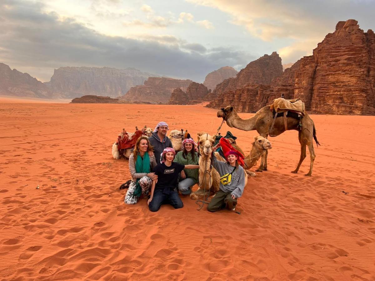 Wadi Rum Meteorite Camp Bed & Breakfast Exterior photo