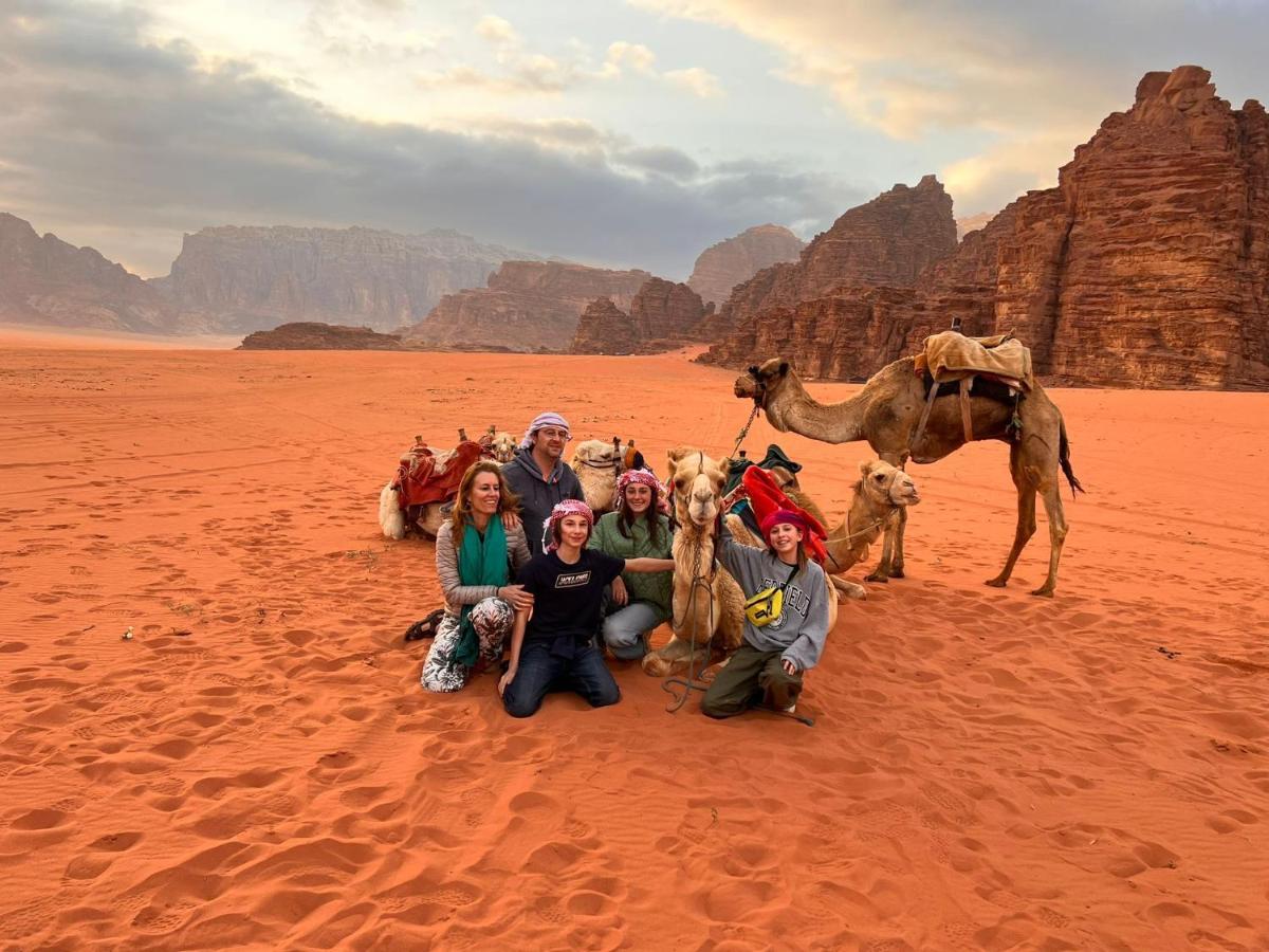 Wadi Rum Meteorite Camp Exterior photo