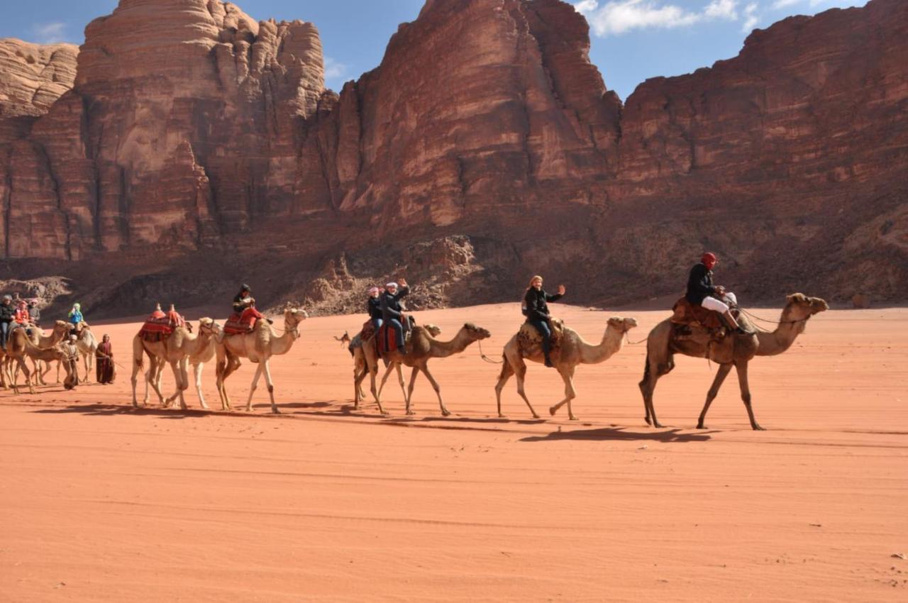 Wadi Rum Meteorite Camp Bed & Breakfast Exterior photo